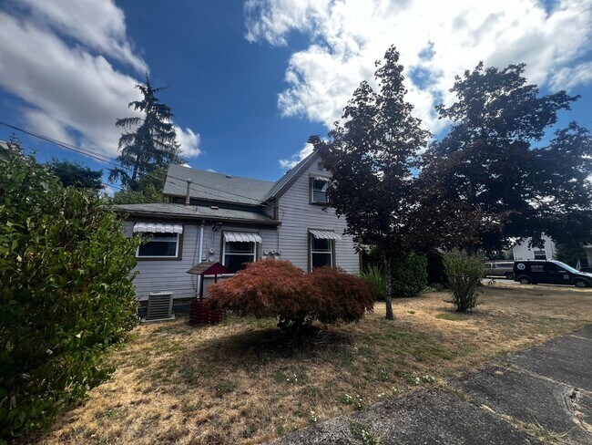 Foto del edificio - 3-Bedroom 2-bathroom house in Cottage Grove