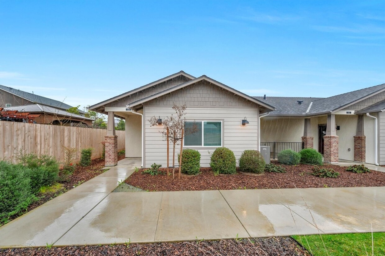 Primary Photo - Wood Ranch Duplex 519