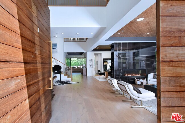 Foto del edificio - 4544 Woodley Ave