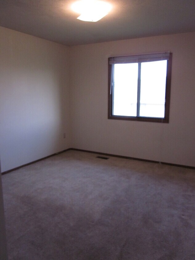 Foto del edificio - 4 Bedroom 2 Bathroom Duplex