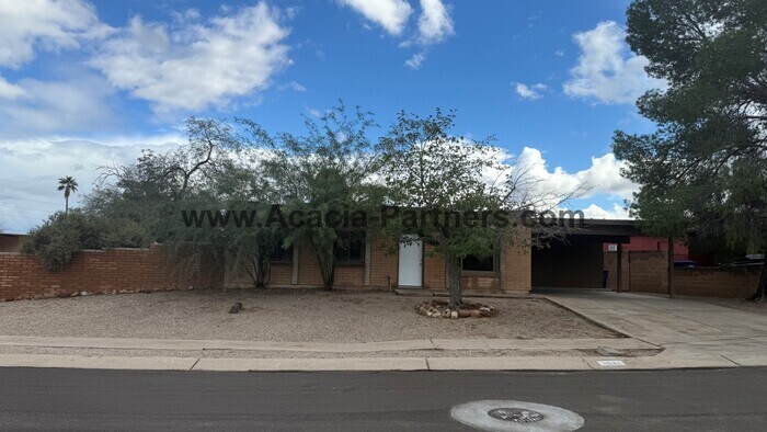 Foto principal - Four Bedroom Home Located in East Tucson Neighborhood
