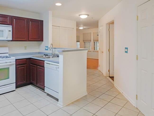 Building Photo - 45482 Westmeath Way