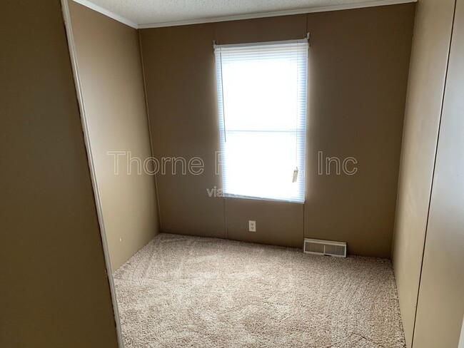 Building Photo - 162 Matts Ln