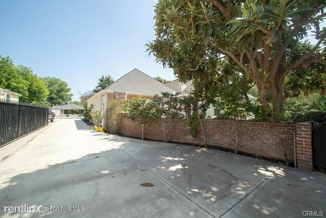 Building Photo - 3 br, 3 bath House - 455 N Del Mar Ave