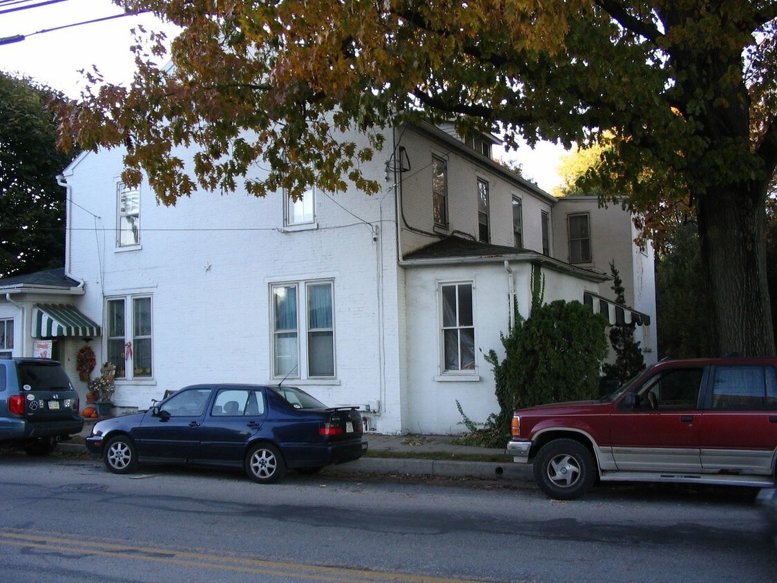 Primary Photo - 437 W HIGH St