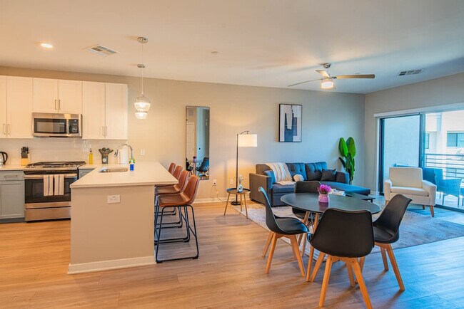 Foto del edificio - 730 E Marlette Ave