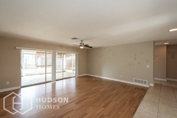 Building Photo - 3094 Vernon Terrace