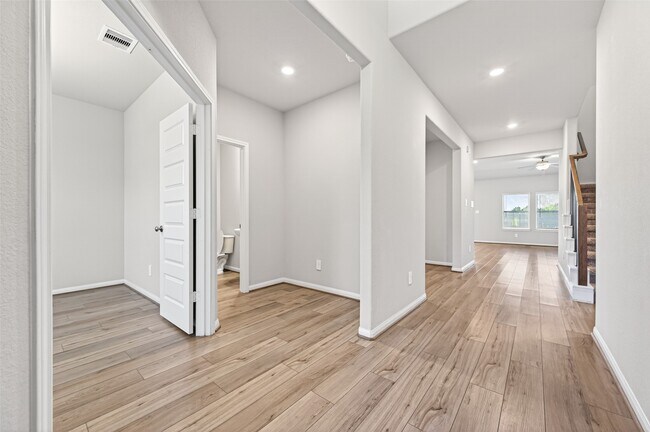 Building Photo - 1322 Eagle Pass Dr