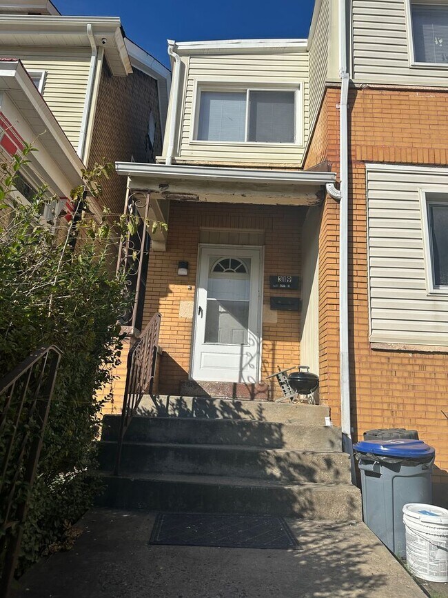 Building Photo - 319 Birmingham Ave