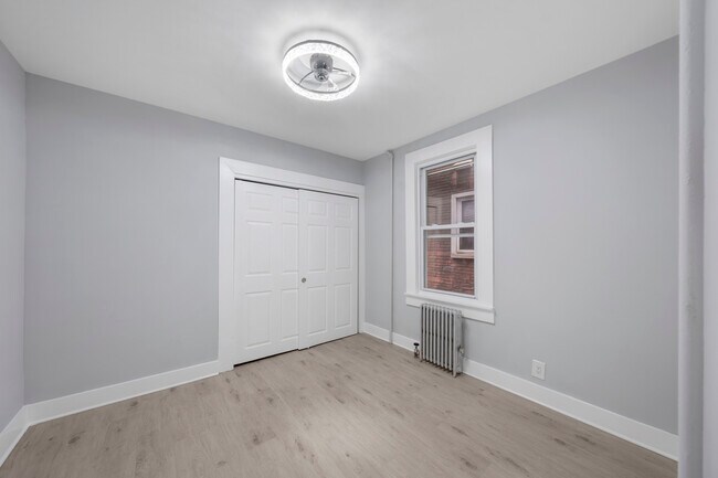 Dormitorio - 1920 S Wood Ave