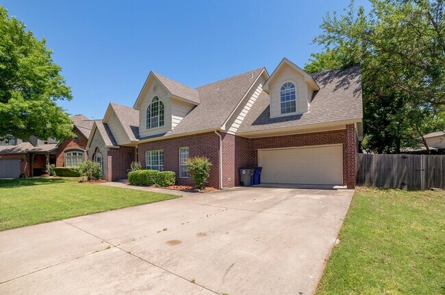 Foto del edificio - Beautiful home across from Jenks Middle Sc...