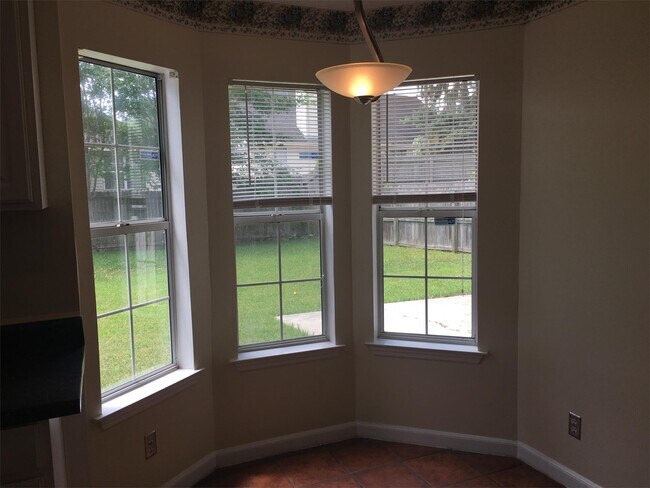Building Photo - 125 E Sagebrush Ln