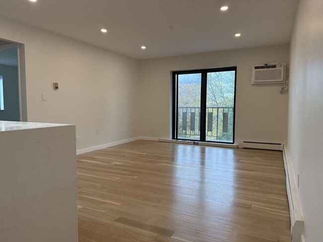 Foto del edificio - 100 Grandview Ave