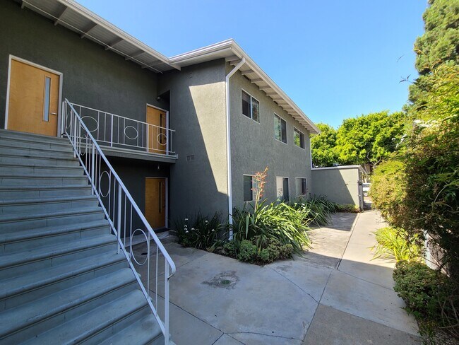 Foto del edificio - 3412 Helms Ave