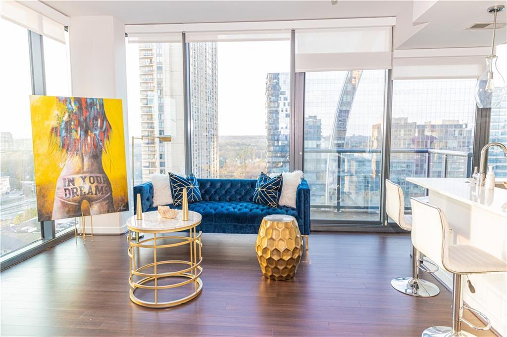 Foto principal - 3338 Peachtree Rd NE