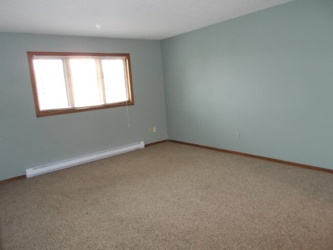 Building Photo - 321 Aristocrat Dr