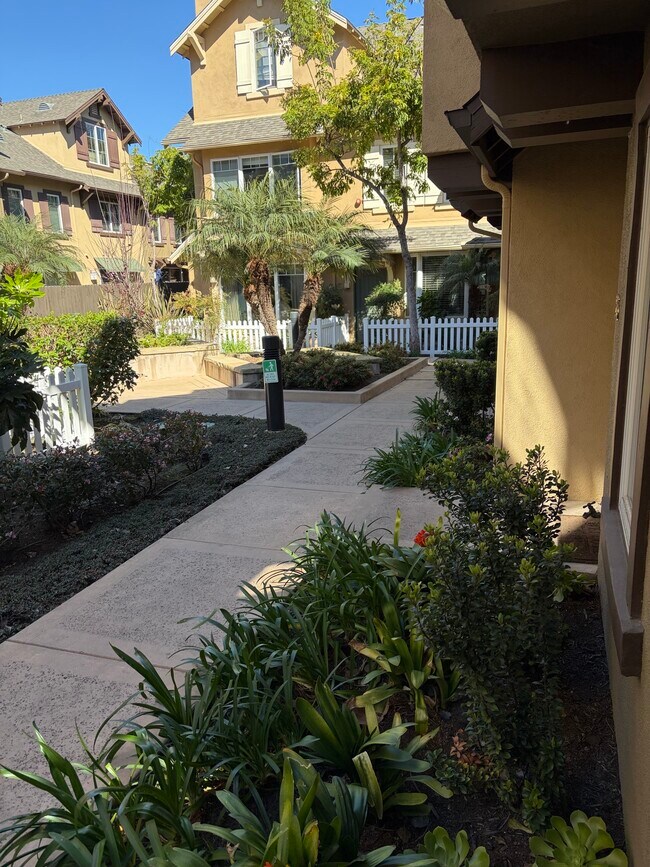 Foto del edificio - 345 Kellogg Way