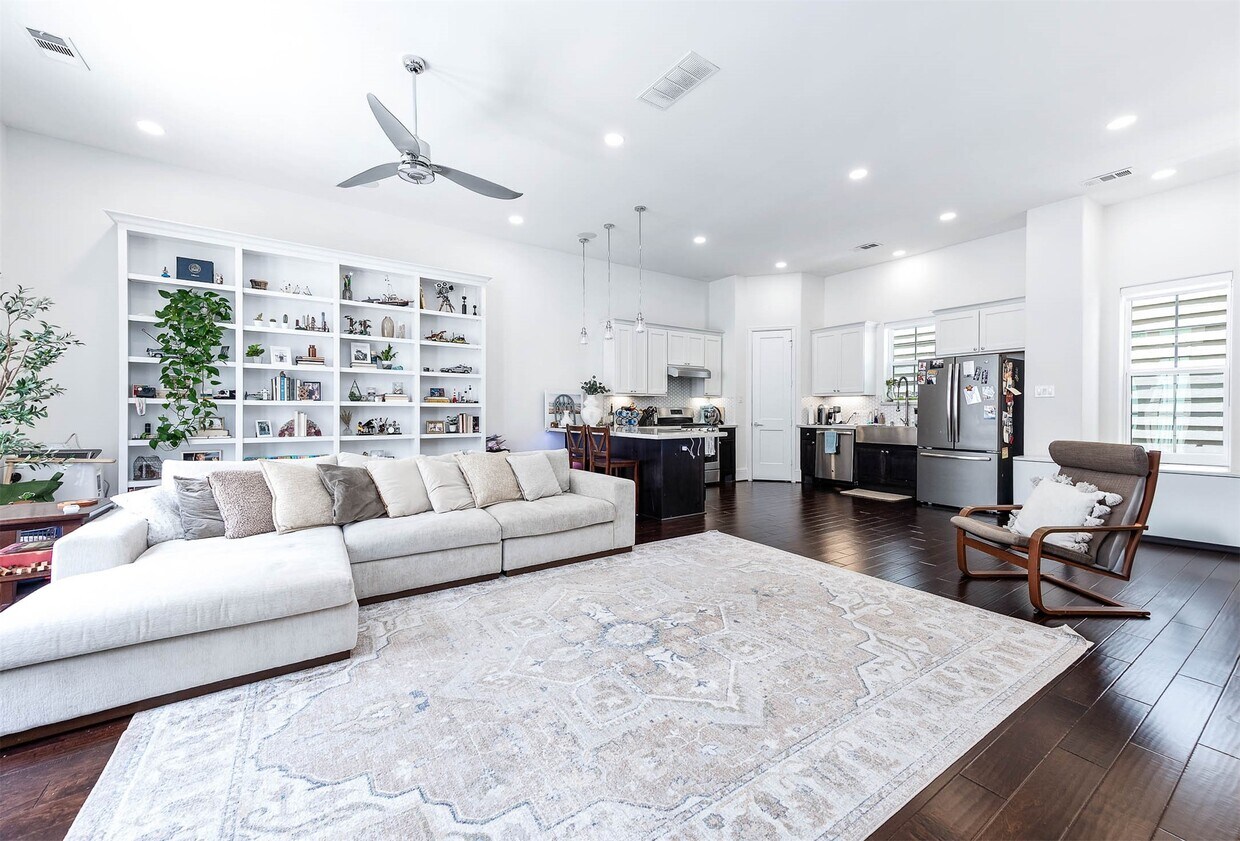 Foto principal - 2118 Genesee St