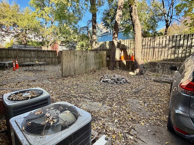 Building Photo - 2308 W Clifton Ave