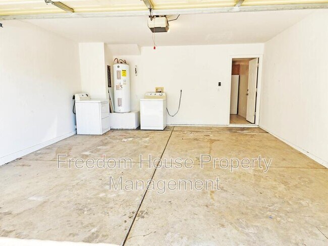 Building Photo - 910 Bourbon St