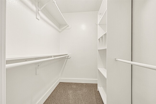 Foto del edificio - 6222 Spruce Bough Ct