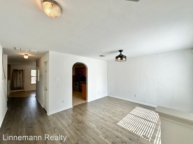 Building Photo - 3 br, 2.5 bath House - 4609 Causeway Court