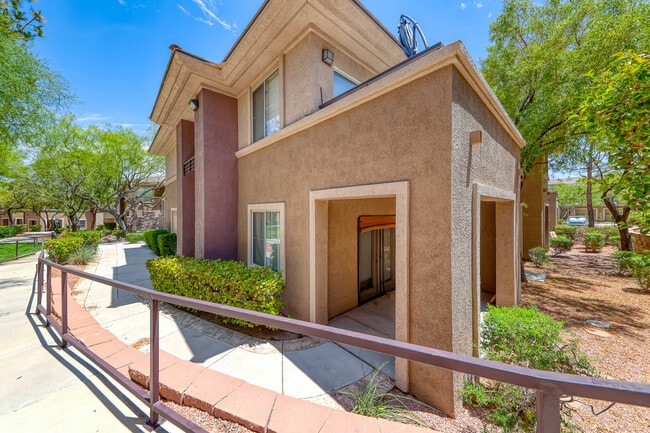 Building Photo - 673 Peachy Canyon Cir