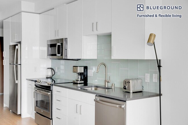 Foto del edificio - 221 Minor Ave N