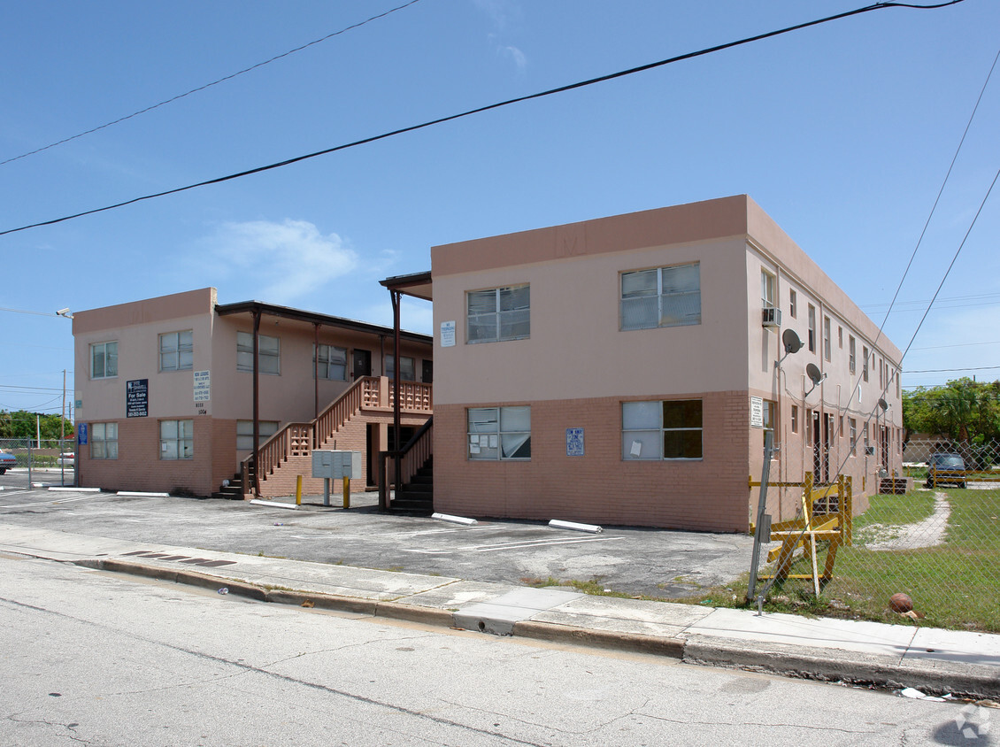 Building - 1004 13th St