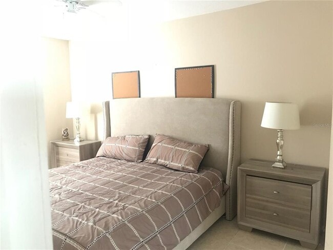 Building Photo - 4160 Pershing Pointe Pl