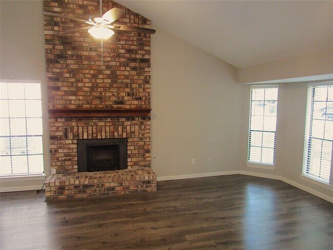 Building Photo - 3311 Golden Willow Dr