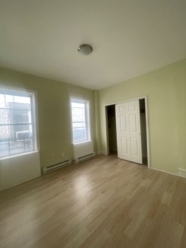 Building Photo - 218 Berriman St