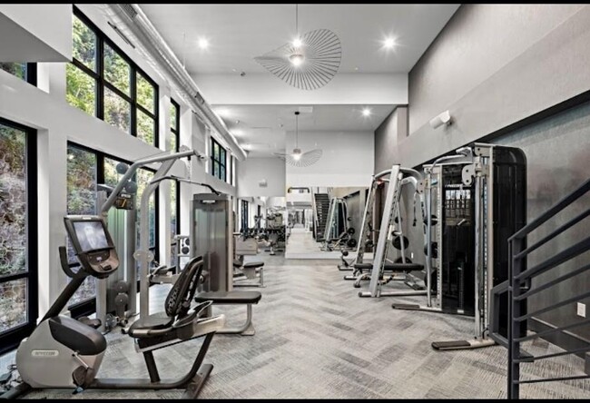 Foto del edificio - 8701 Churchill Rd