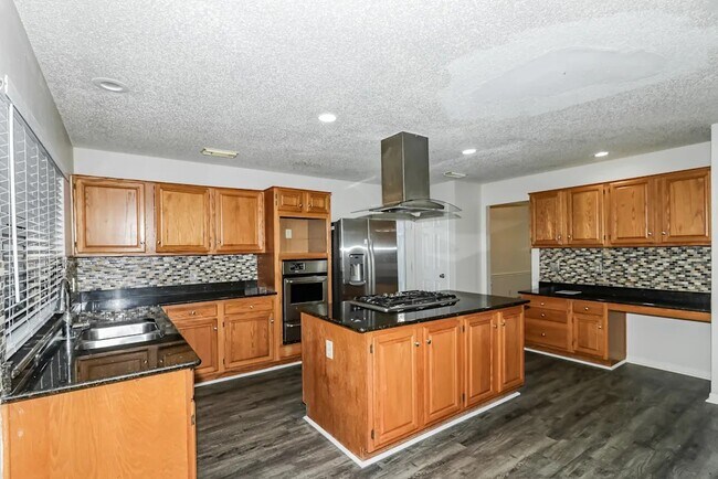 Foto del edificio - 22948 Benbury Dr