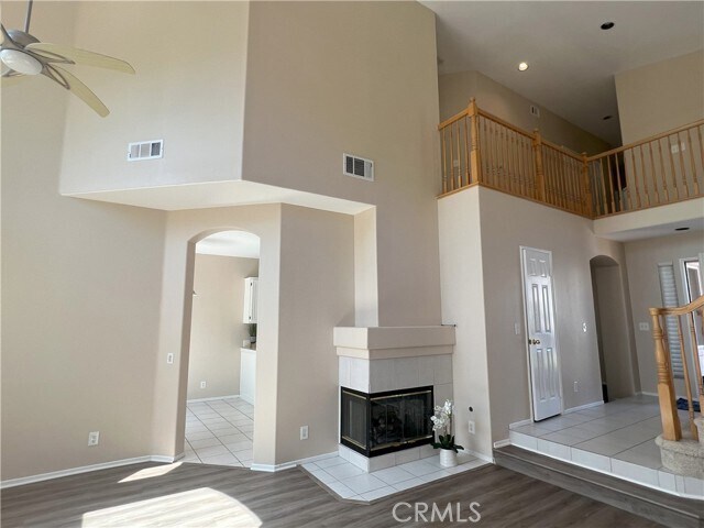 Building Photo - 33 Larkmead