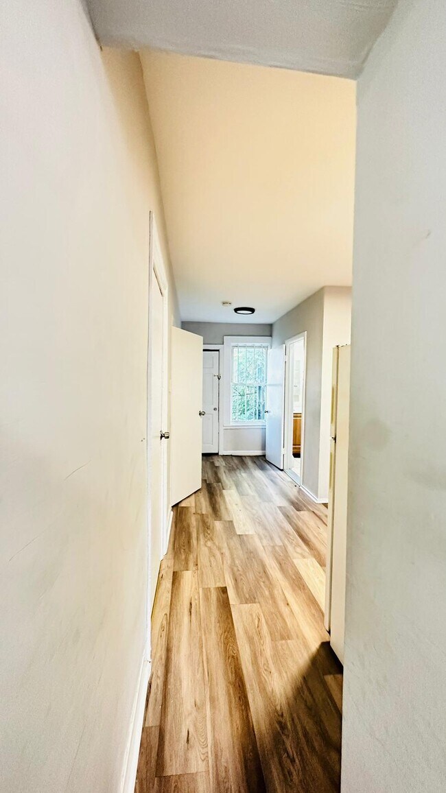 Foto del edificio - 150 20th Ave