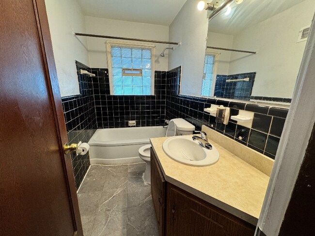 Building Photo - 2434 Akins Dr