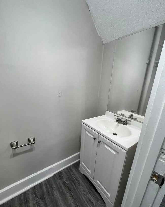 Building Photo - 1526 Holman St