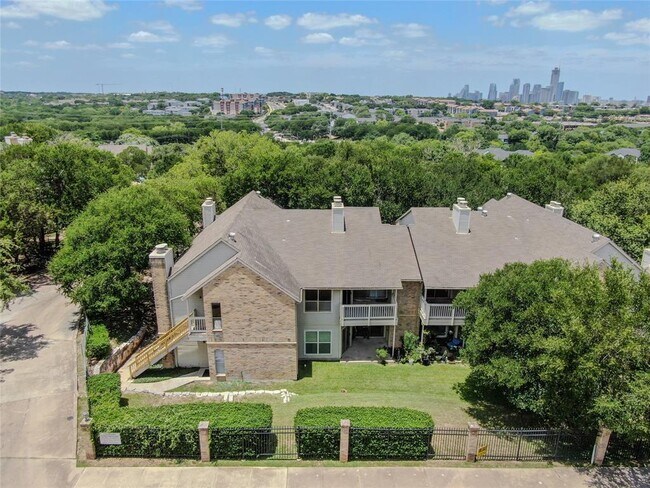 Foto del edificio - 2450 Wickersham Ln
