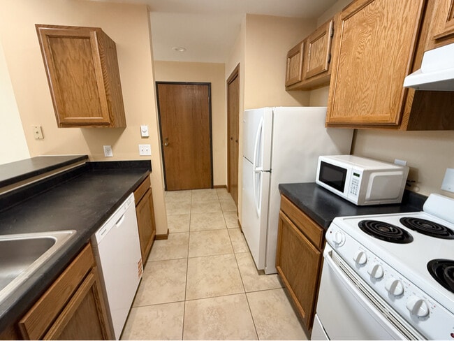 Building Photo - 123 3rd St