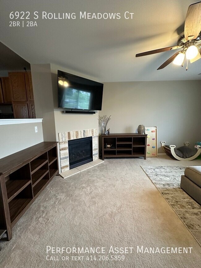 Foto del edificio - Beautifully updated 2 bed 2 full baths in ...
