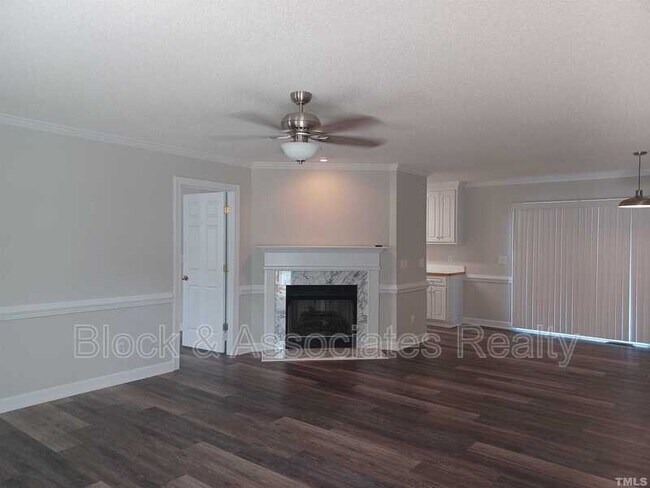 Foto del edificio - 528 Hunter Way
