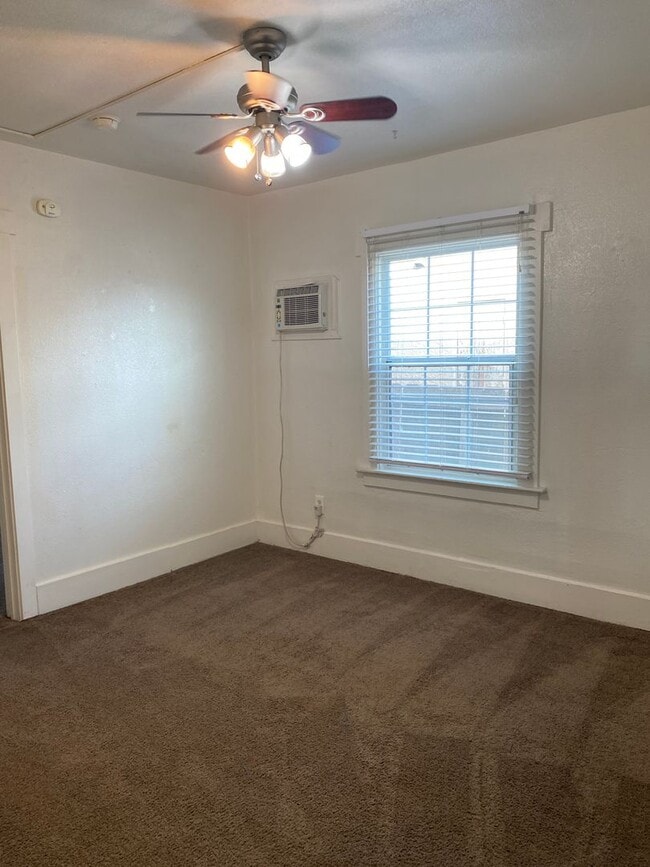 Building Photo - 1 bedroom in Oakdale