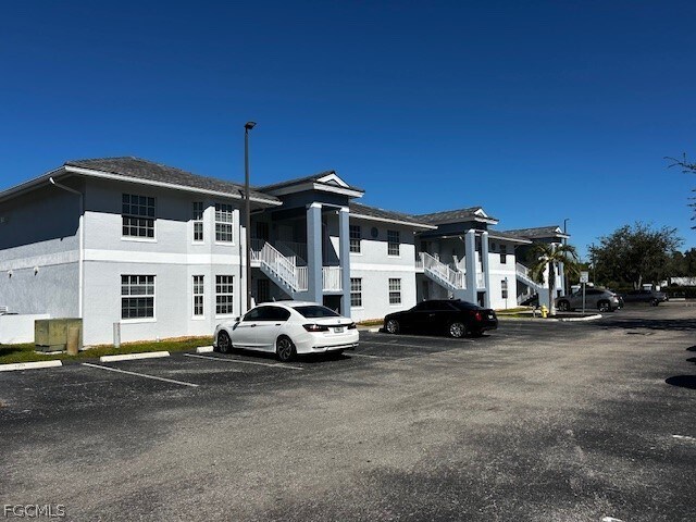Foto del edificio - 8313 Bernwood Cove Loop