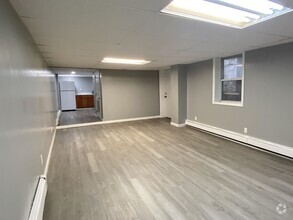 Building Photo - 146 Bowers St
