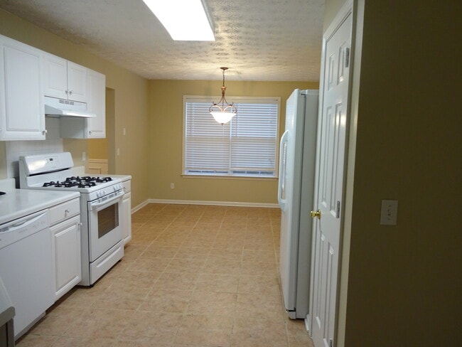 Building Photo - 650 Walnut Creek Dr NW