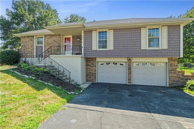 Foto del edificio - Coming soon! Newly Renovated SF in Liberty