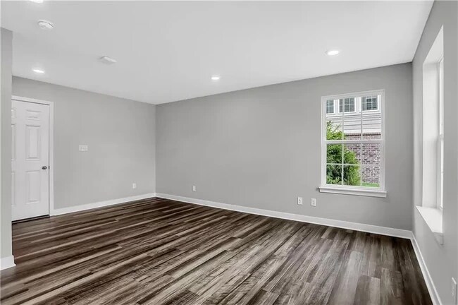 1st Floor - 3522 Brampton Ln