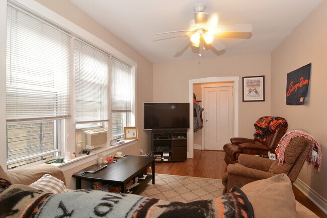Building Photo - 1214 N Wolcott Ave
