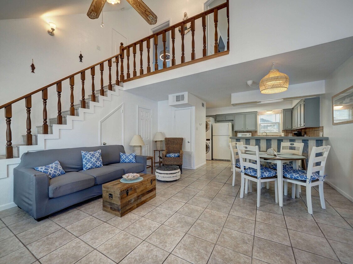 Primary Photo - 15201 Leeward Dr